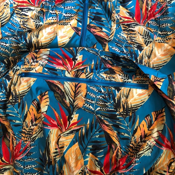 Menβs Guess Hoodie - Picture 8 of 8